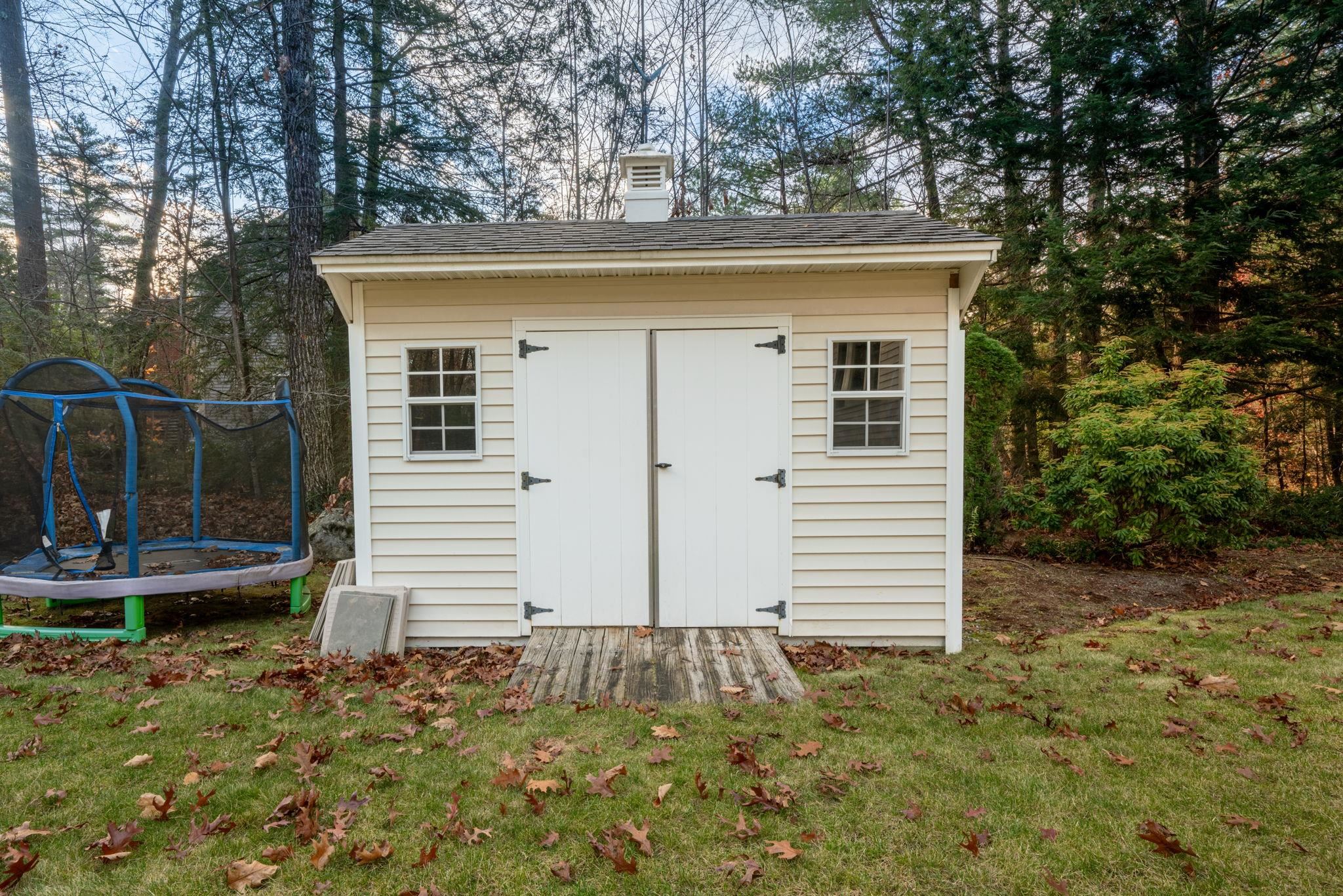 3 Spring Road Amherst, NH 03031 - Photo 44 of 53