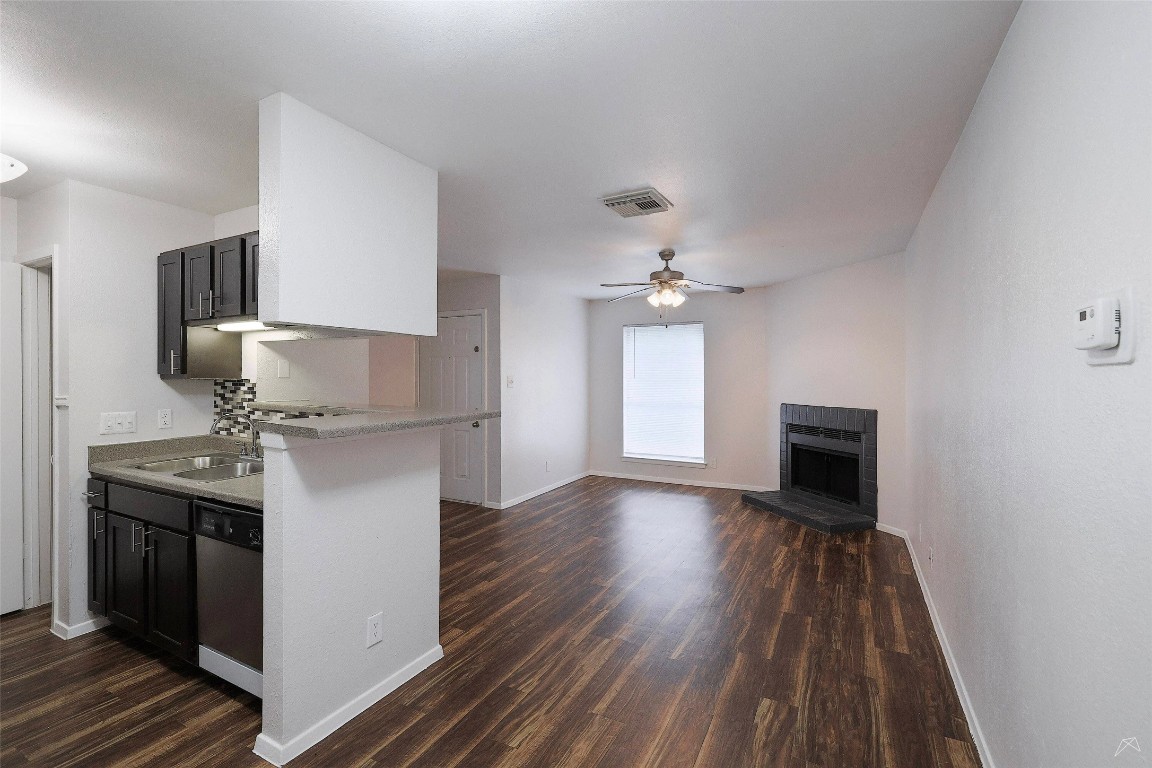 6808 South I-35 Frontage Road, Unit 171 Austin, TX 78745 - Photo 9 of 21 Sign before Jan 31st to receive 1 month FREE on all vacant units!