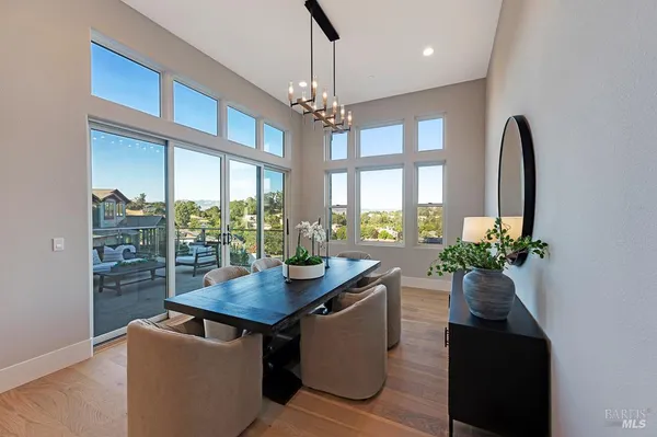 $3,499,999 | 22 Oak Knoll Court, Petaluma, CA 94952