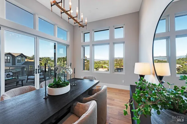 $3,975,000 | 22 Oak Knoll Court, Petaluma, CA 94952