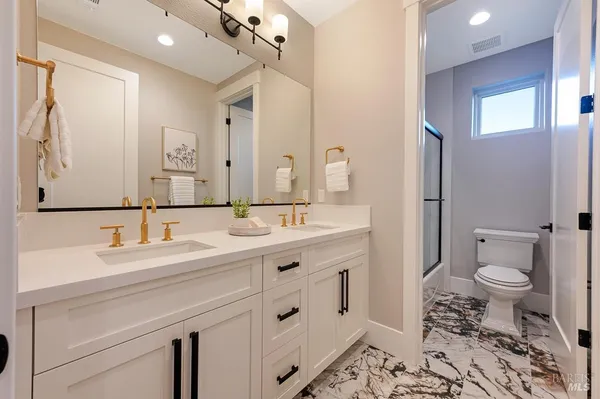 $3,499,999 | 22 Oak Knoll Court, Petaluma, CA 94952