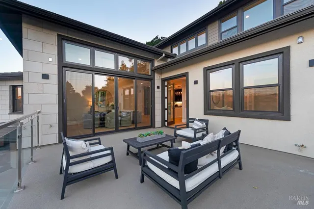 $3,975,000 | 22 Oak Knoll Court, Petaluma, CA 94952