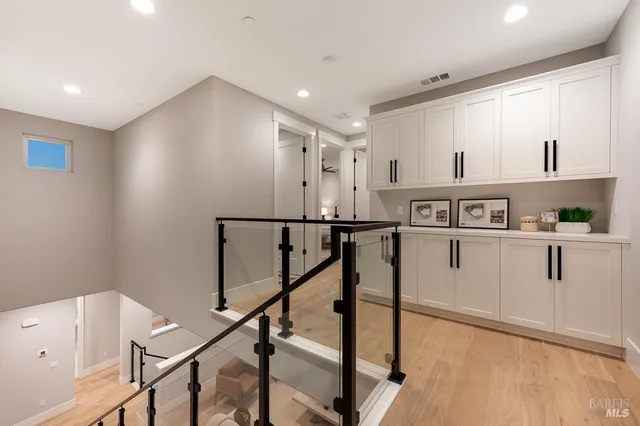 $3,975,000 | 22 Oak Knoll Court, Petaluma, CA 94952