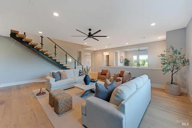 $3,975,000 | 22 Oak Knoll Court, Petaluma, CA 94952