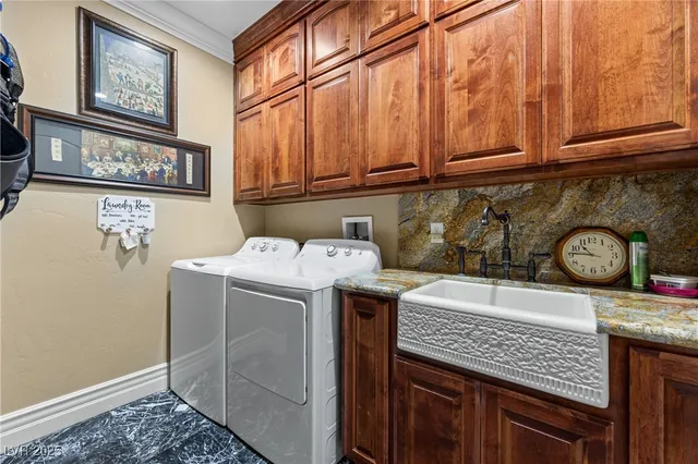 $780,000 | 1998 Whitneys Dream Avenue, Logandale, NV 89021