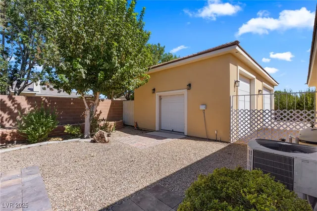 $780,000 | 1998 Whitneys Dream Avenue, Logandale, NV 89021