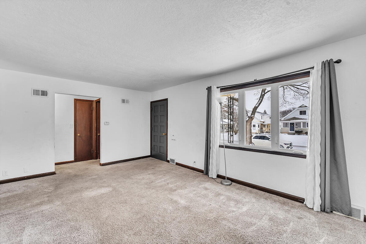 2719 South 71st Street Milwaukee, WI 53219 - Photo 12 of 23 living room