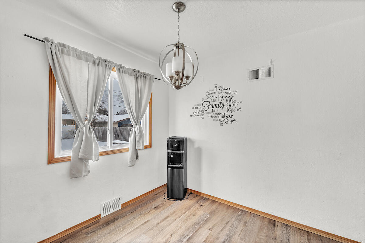 2719 South 71st Street Milwaukee, WI 53219 - Photo 13 of 23 kitching/dining