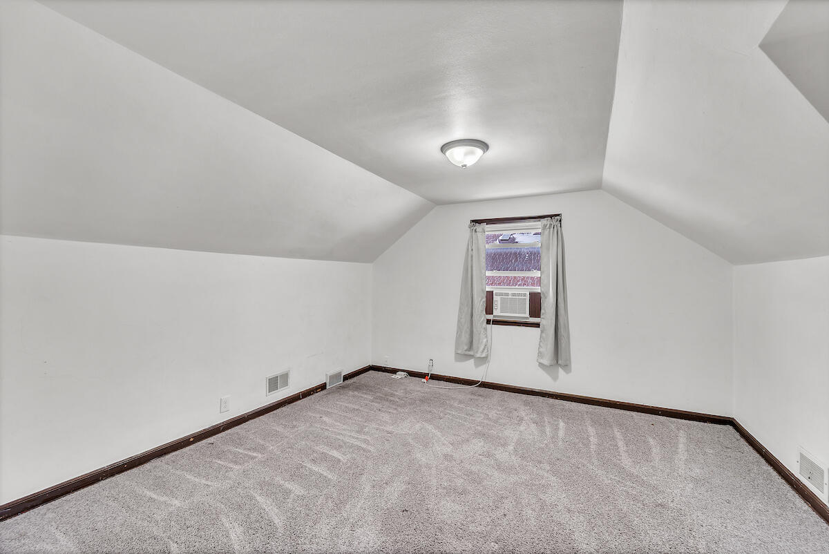 2719 South 71st Street Milwaukee, WI 53219 - Photo 16 of 23 upper bed