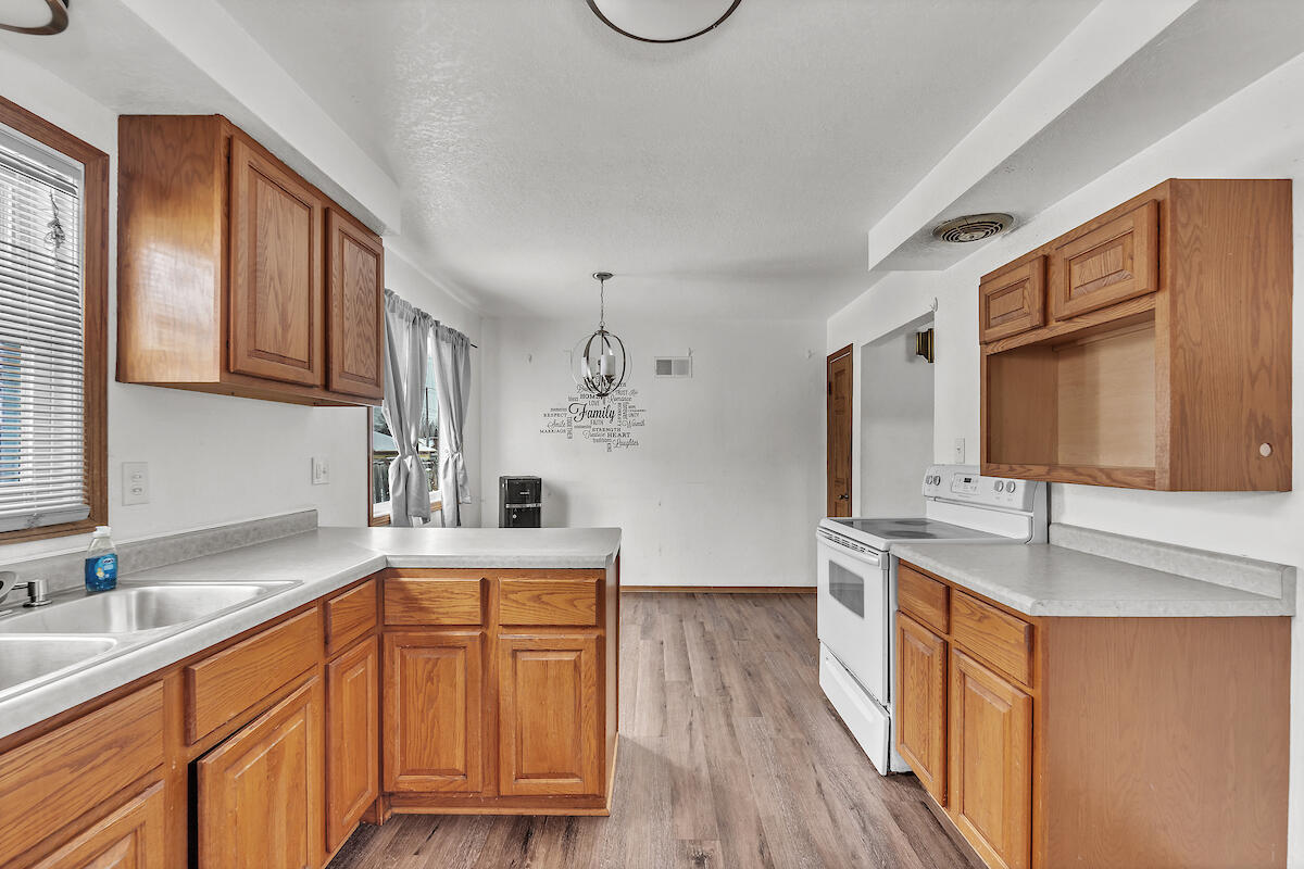 2719 South 71st Street Milwaukee, WI 53219 - Photo 5 of 23 kitchen