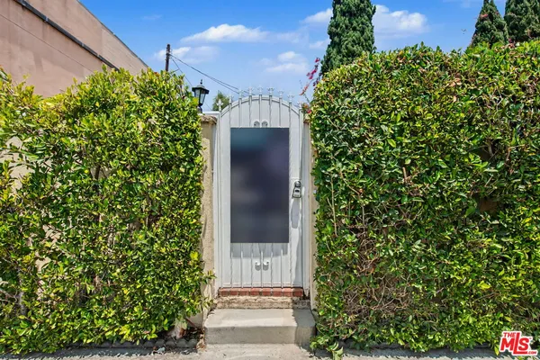 $2,495 | 2153 Glendon Avenue, Los Angeles, CA 90025
