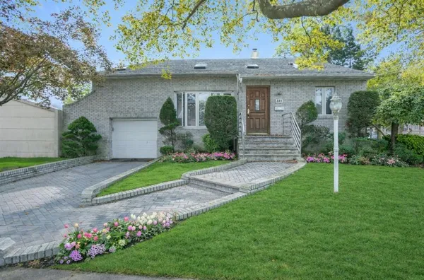 $1,539,000 | 389 Mayfair Drive South | Mill Basin
