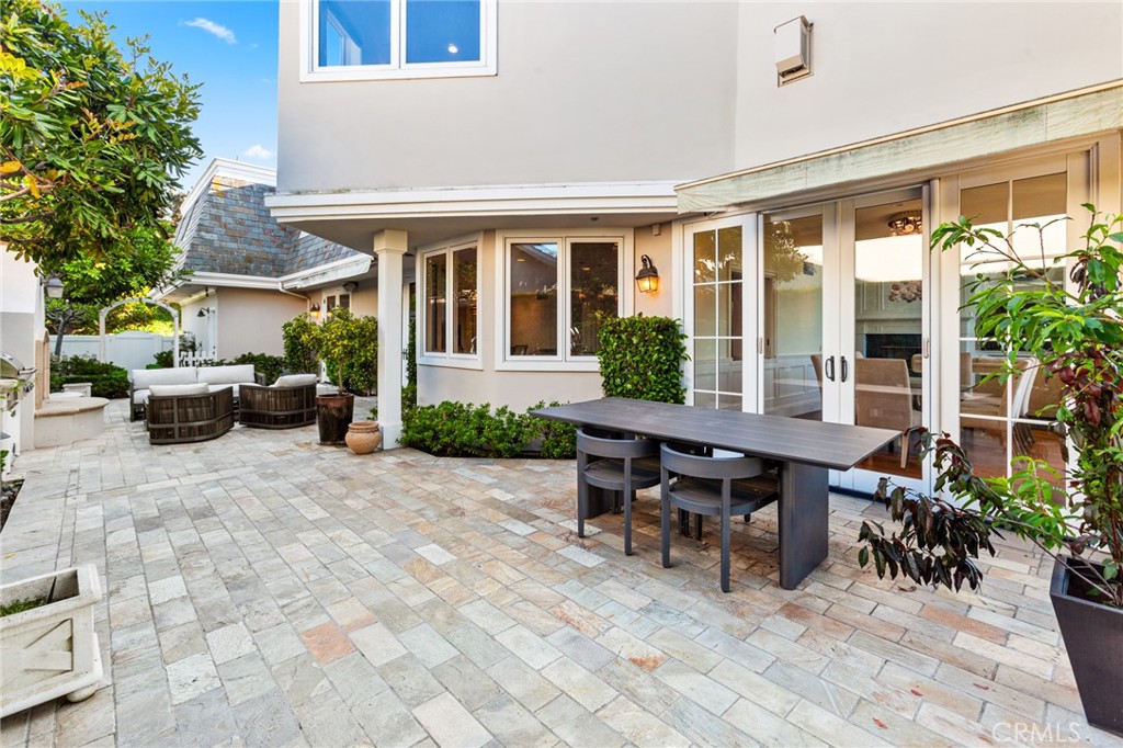 8 Rue Verte Newport Beach, CA 92660 - Photo 29 of 65