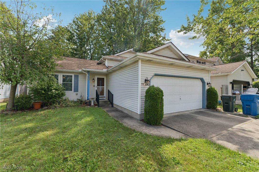 5919 Ridgeview Boulevard North Ridgeville, OH 44039 - Photo 3 of 42