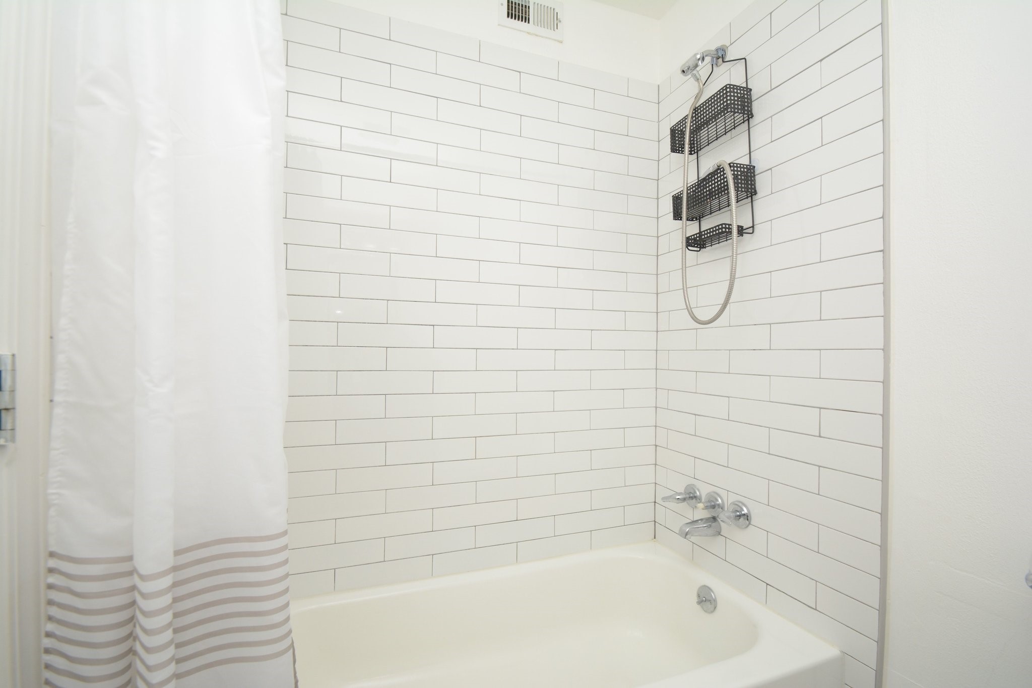 7900 Westheimer Road, Unit 141 Houston, TX 77063 - Photo 21 of 28 primary bathroom