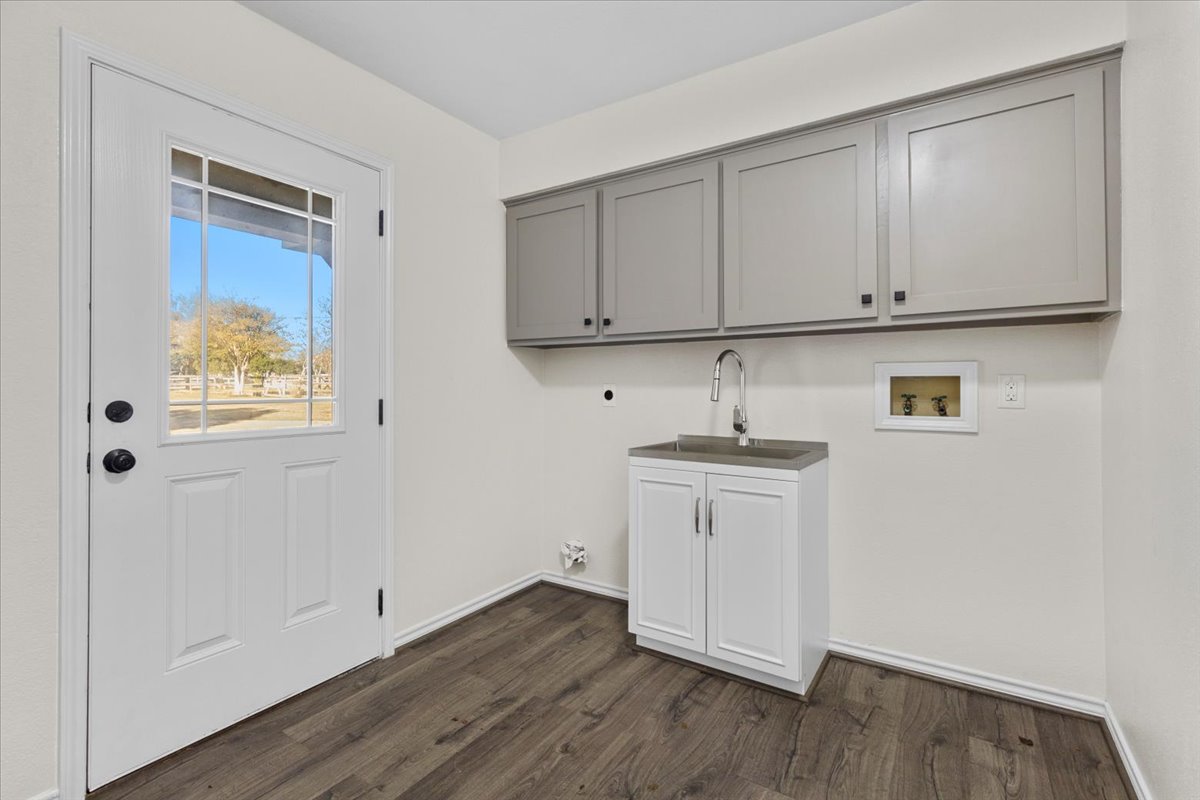 1180 Live Oak Loop Buda, TX 78610 - Photo 16 of 39 Hidden away on the first floor!