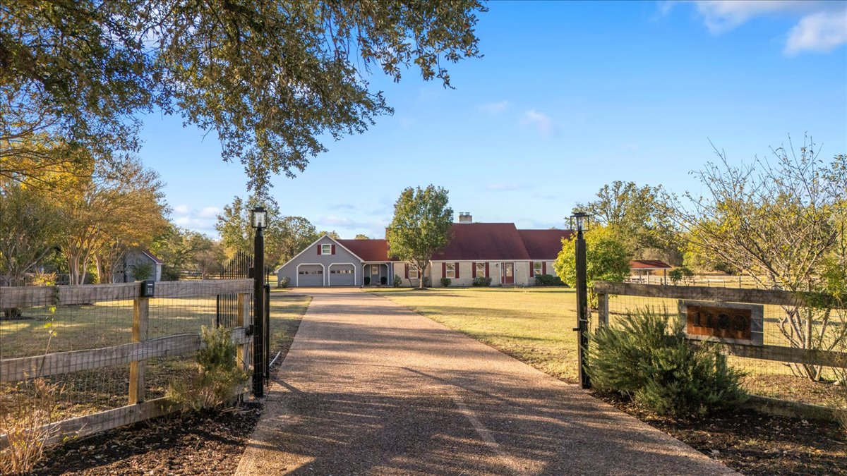 1180 Live Oak Loop Buda, TX 78610 - Photo 2 of 39 This fantastic 3.2 acre homesite allows you all of the comforts of country living wioth the convenience of being close to all things Austin!