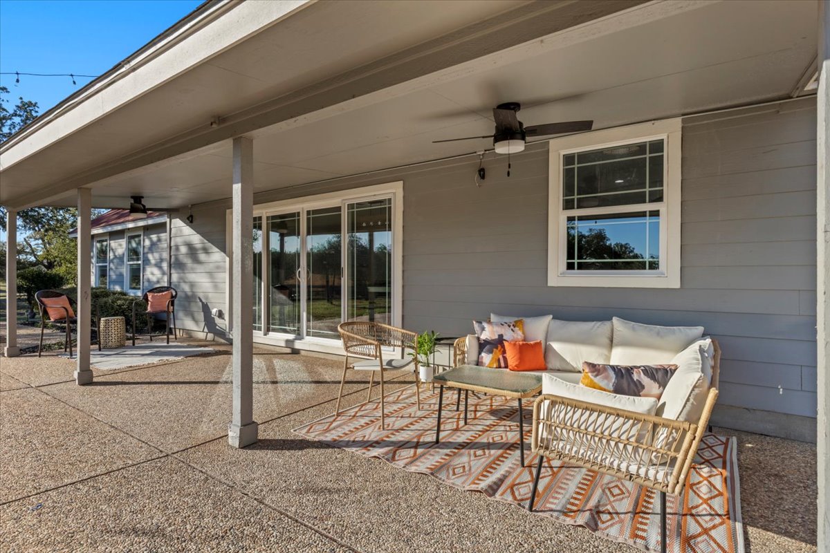 1180 Live Oak Loop Buda, TX 78610 - Photo 32 of 39