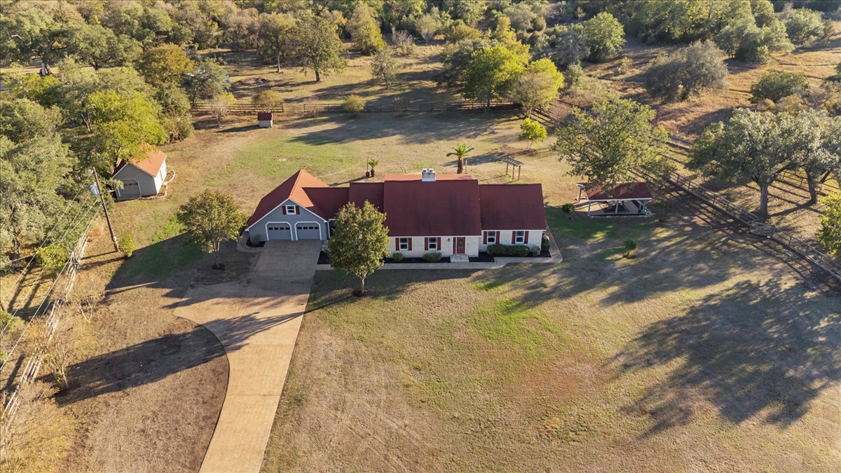 1180 Live Oak Loop Buda, TX 78610 - Photo 4 of 39