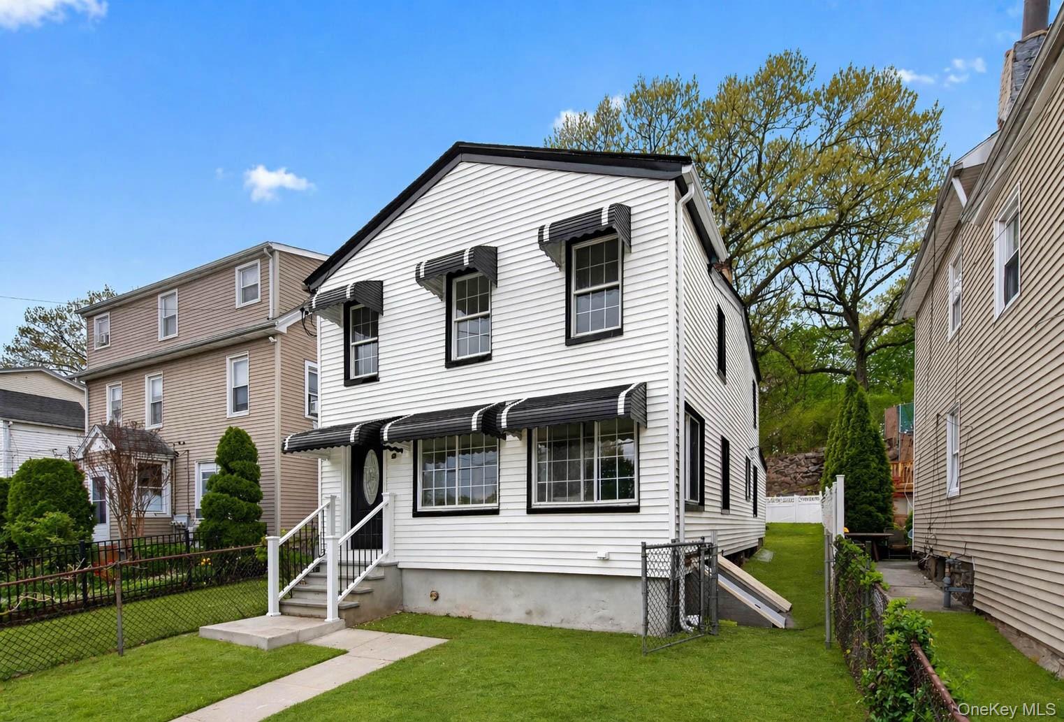 81 Potter Avenue New Rochelle, NY 10801 - Photo 2 of 22