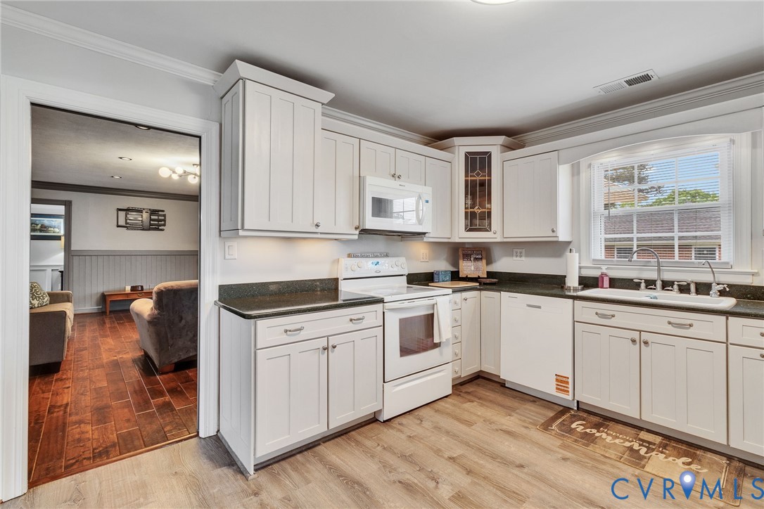 1028 Timberneck Road Deltaville, VA 23043 - Photo 19 of 62