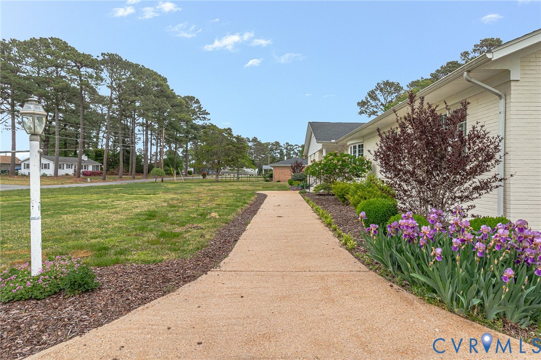 1028 Timberneck Road Deltaville, VA 23043 - Photo 8 of 62