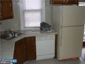 2882 Cushing Road Camden, NJ 08104 - Photo 8 of 11 Kitchen