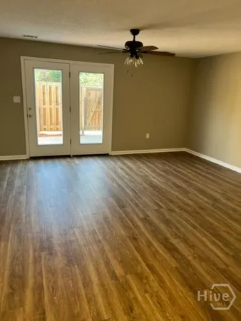 $1,500 | 9832 Whitfield, Savannah, GA 31406