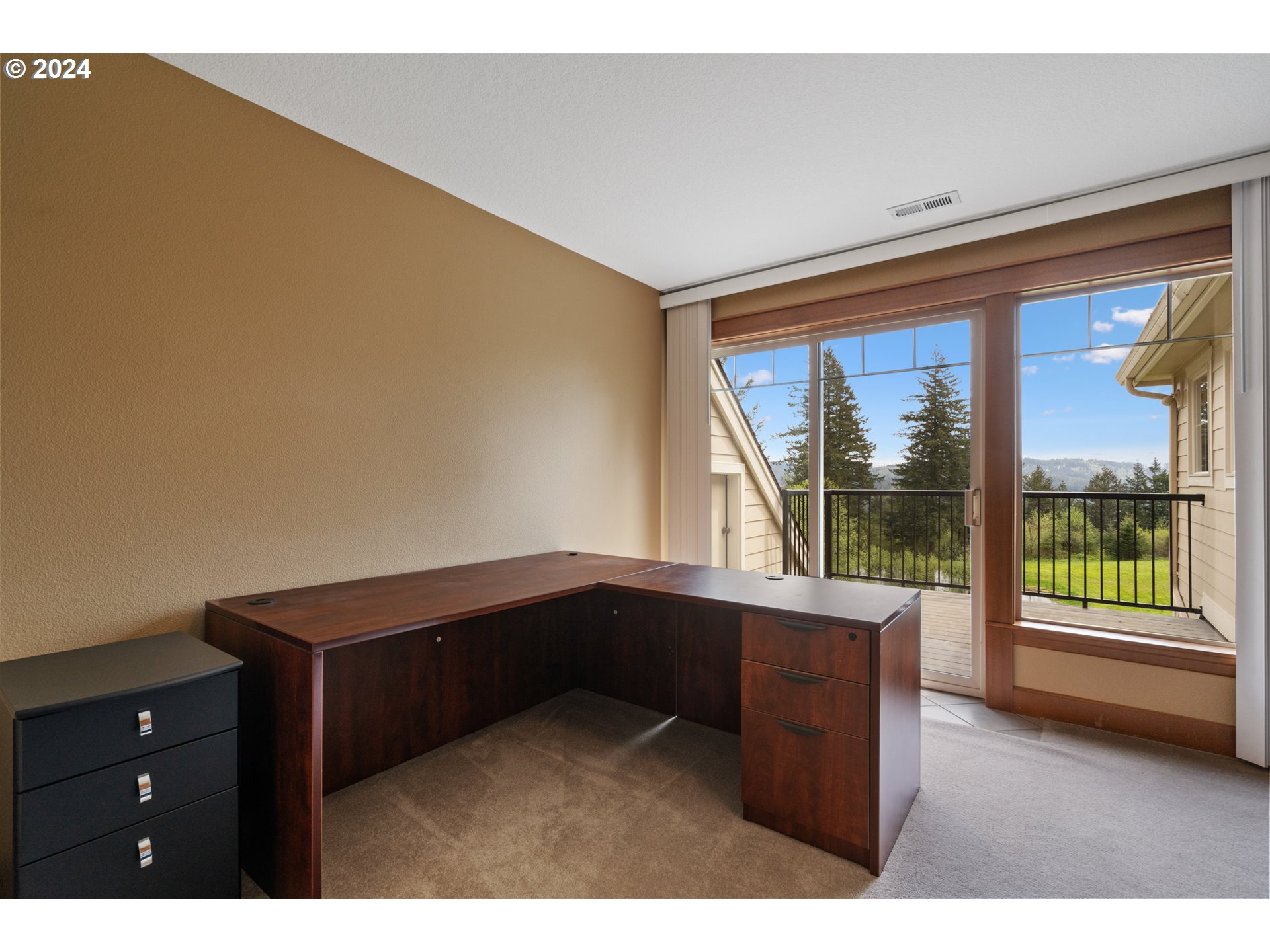 5924 Northeast Lessard Road Camas, WA 98607 - Photo 23 of 48 a living room with a large window