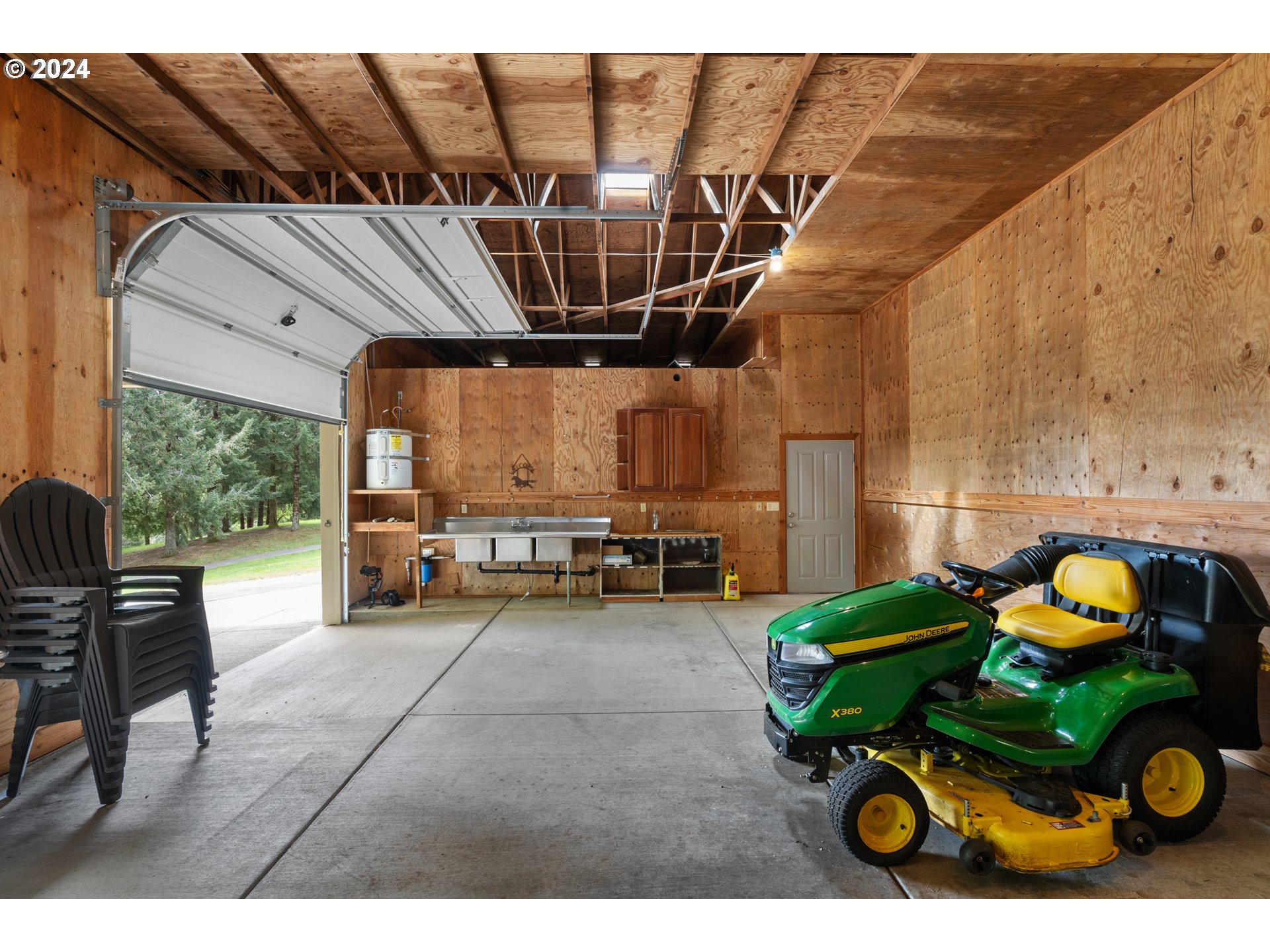 5924 Northeast Lessard Road Camas, WA 98607 - Photo 40 of 48 a view of a garage