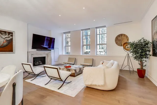 $30,000 | 435 North Michigan Avenue, Unit 405, Chicago, IL 60611