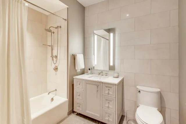 $30,000 | 435 North Michigan Avenue, Unit 405, Chicago, IL 60611