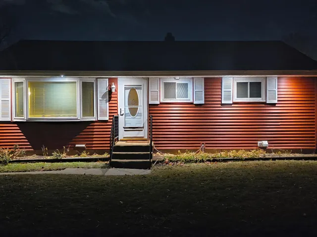 $179,900 | 1105 Colonial Drive, Machesney Park, IL 61115