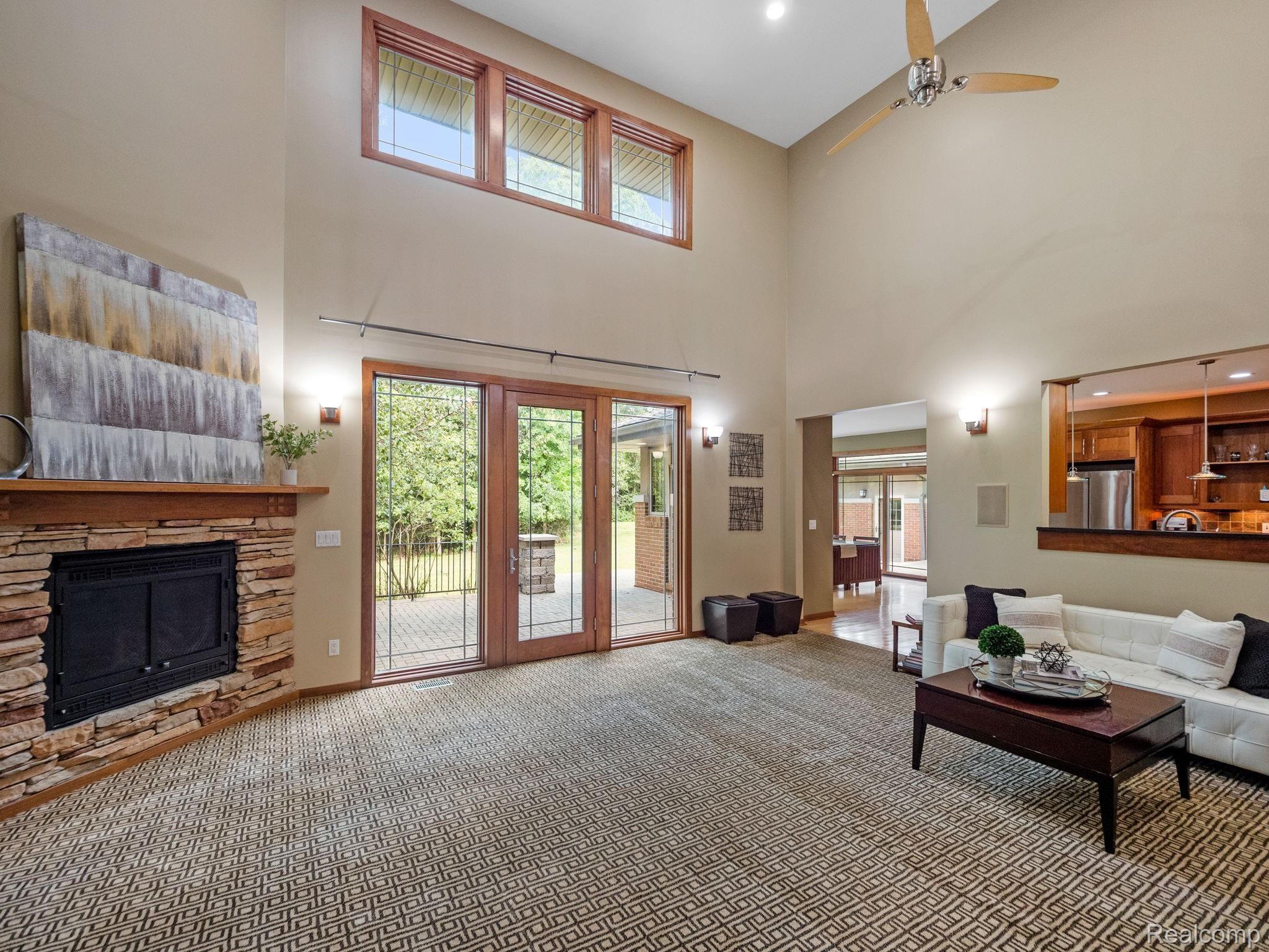 34600 Quaker Valley Road Farmington, MI 48331 - Photo 8 of 41 36-web-or-mls-P4022649.jpg