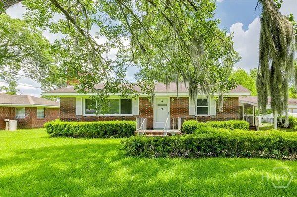 $2,300 | 16 Herty Avenue, Savannah, GA 31408