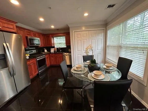 $3,600 | 85 Overlook Drive, Unit 85, Farmingville, NY 11738
