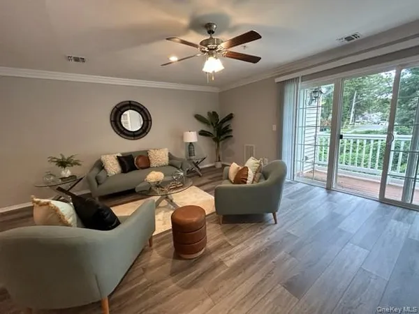 $3,600 | 85 Overlook Drive, Unit 85, Farmingville, NY 11738