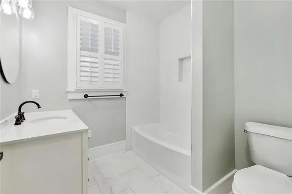 $2,500 | 1944 Jackson Avenue, New Orleans, LA 70113