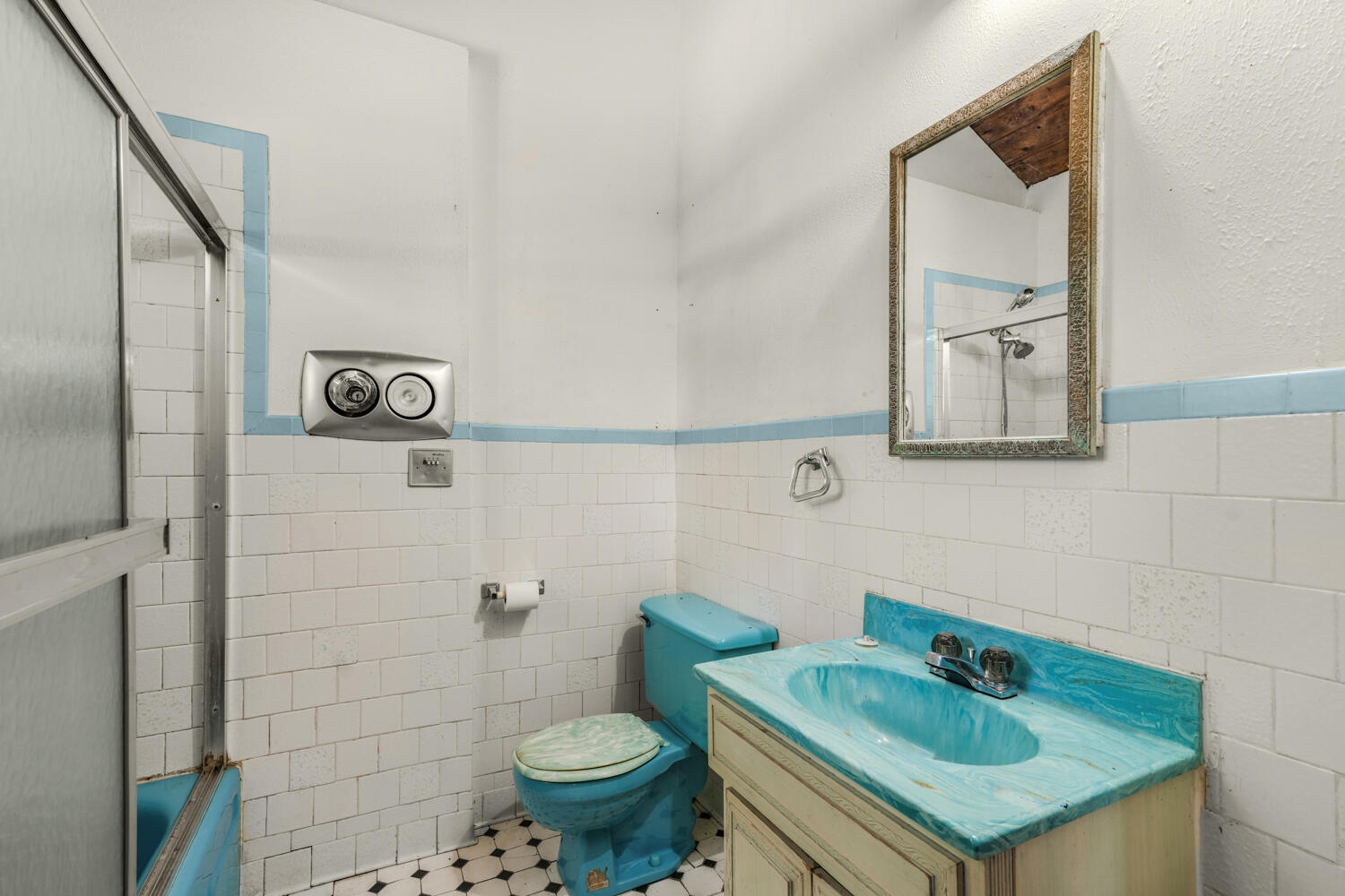 485 Plat B Road Sutherlin, OR 97479 - Photo 11 of 28 Bathroom