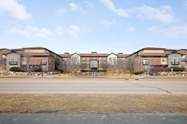 $219,900 | 13580 Technology Dr., Unit 3112, Eden Prairie, MN 55344