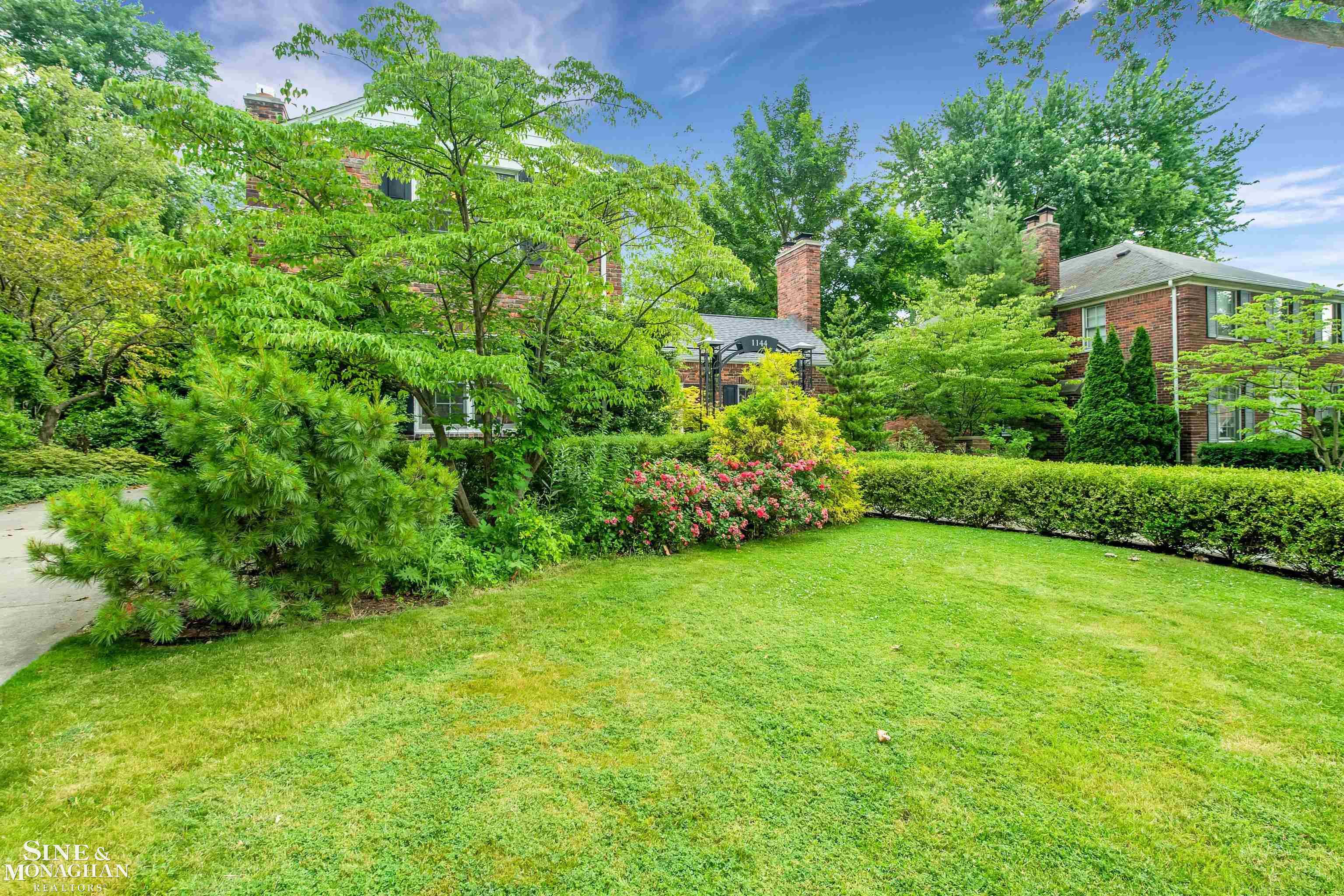 1144 Bedford Road Grosse Pointe, MI 48230 - Photo 33 of 37 50148088-f667ea04-4d1a-42e0-883a-a4bd7a98aa13.JPG