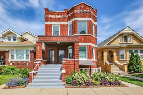 $580,000 | 1323 Gunderson Avenue, Berwyn, IL 60402
