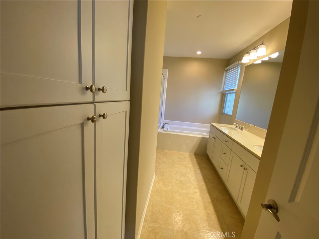 219 Overbrook Irvine, CA 92620 - Photo 28 of 32