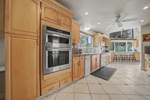 $3,750,000 | 450 Lakeview Road, Copperopolis, CA 95228