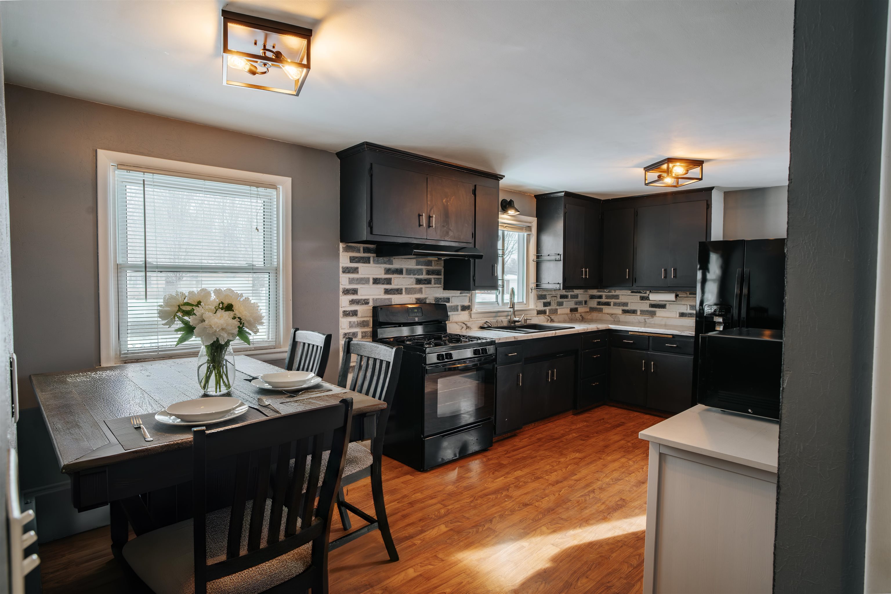 1127 Cardinal Lane Howard, WI 54313 - Photo 5 of 36