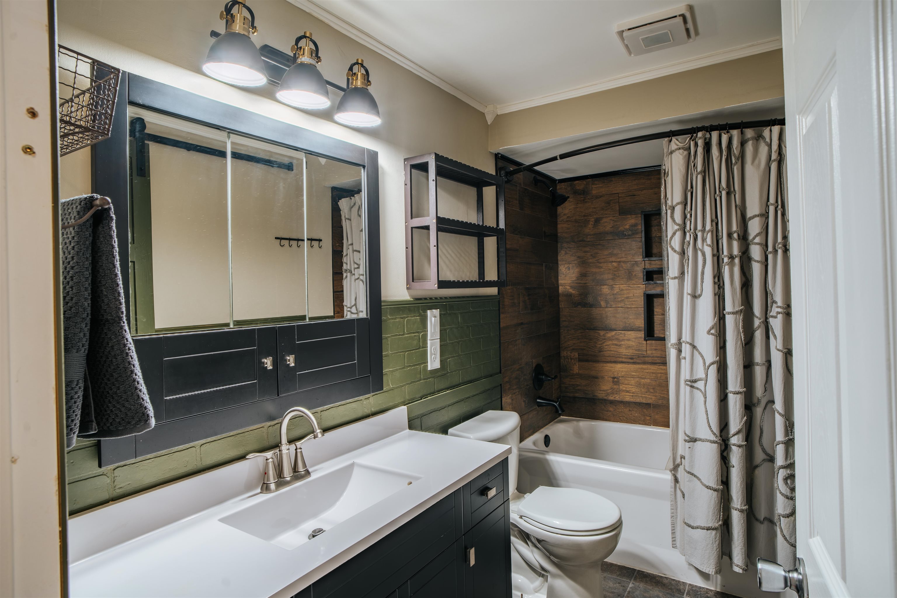 1127 Cardinal Lane Howard, WI 54313 - Photo 10 of 36