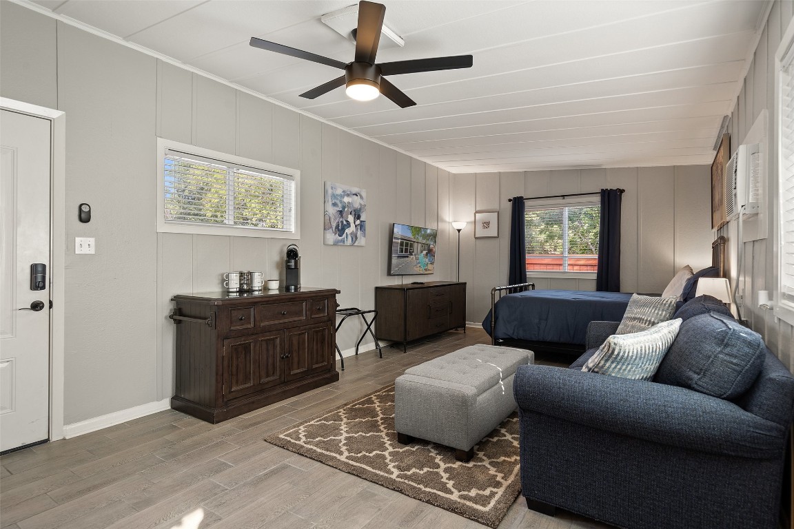35 Presidio Road Wimberley, TX 78676 - Photo 34 of 39 a living room with furniture