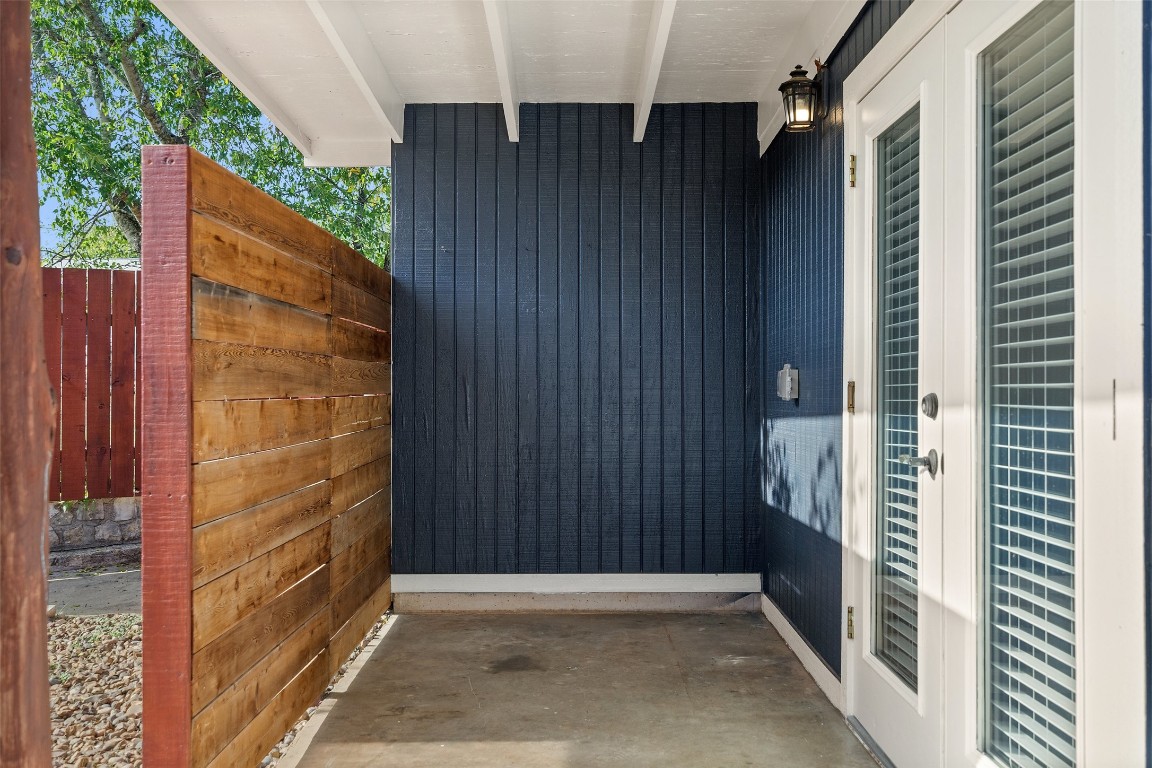 35 Presidio Road Wimberley, TX 78676 - Photo 10 of 39 a view of wooden door