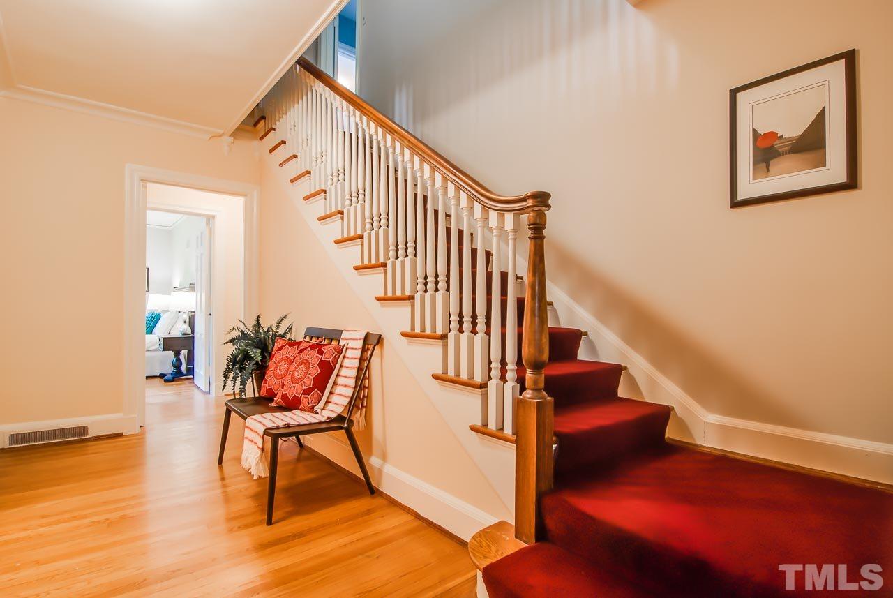 208 Pineview Road Durham, NC 27707 - Photo 3 of 25 Gallery Image 3
