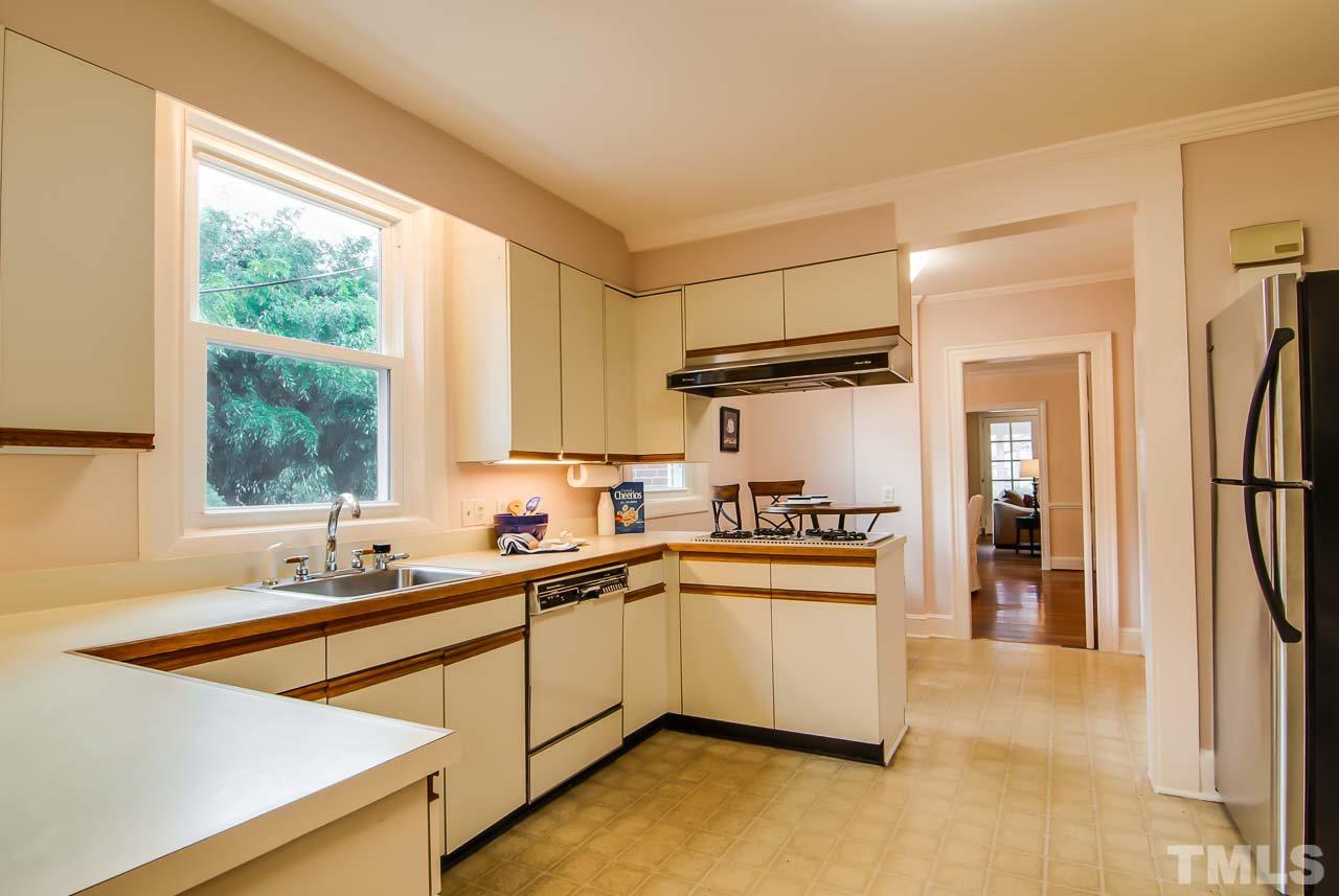 208 Pineview Road Durham, NC 27707 - Photo 9 of 25 Gallery Image 9